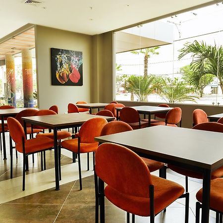 Np Hotel Y Suites Guayaquil Exterior foto