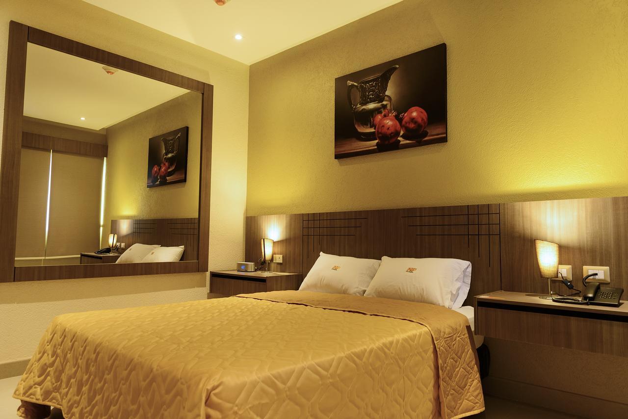 Np Hotel Y Suites Guayaquil Exterior foto